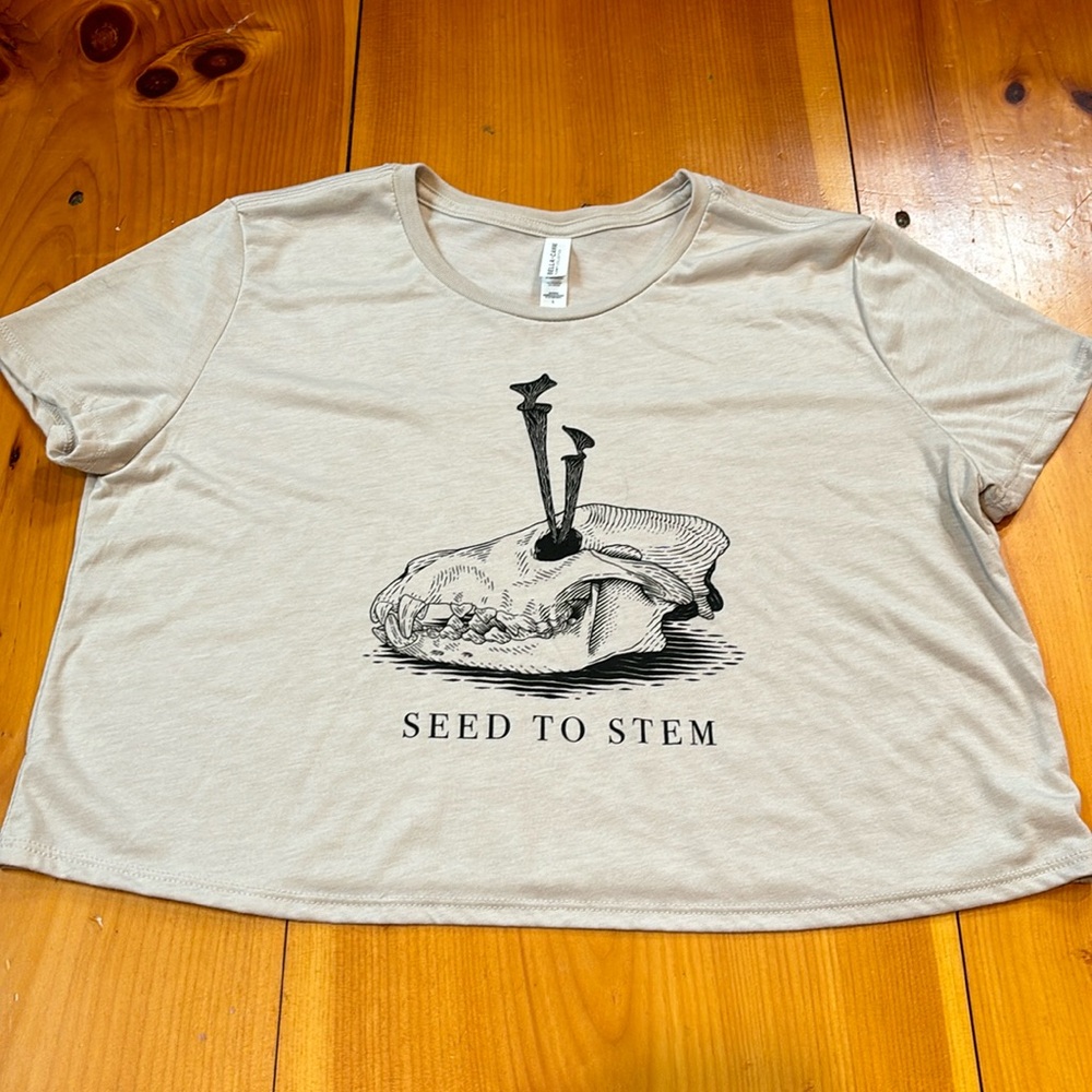 SEED TO STEM Worcester Woo Masschusetts Beloved Store Logo T-Shirt L Crop Top